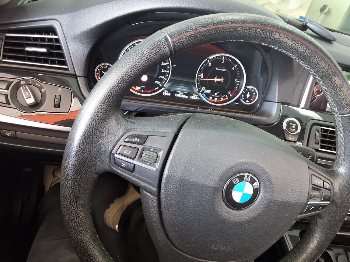 BMW 5 SERIES (6TH GEN) 520d xDRIVE M AERODYNAMIC 2016 - zdjęcie 23