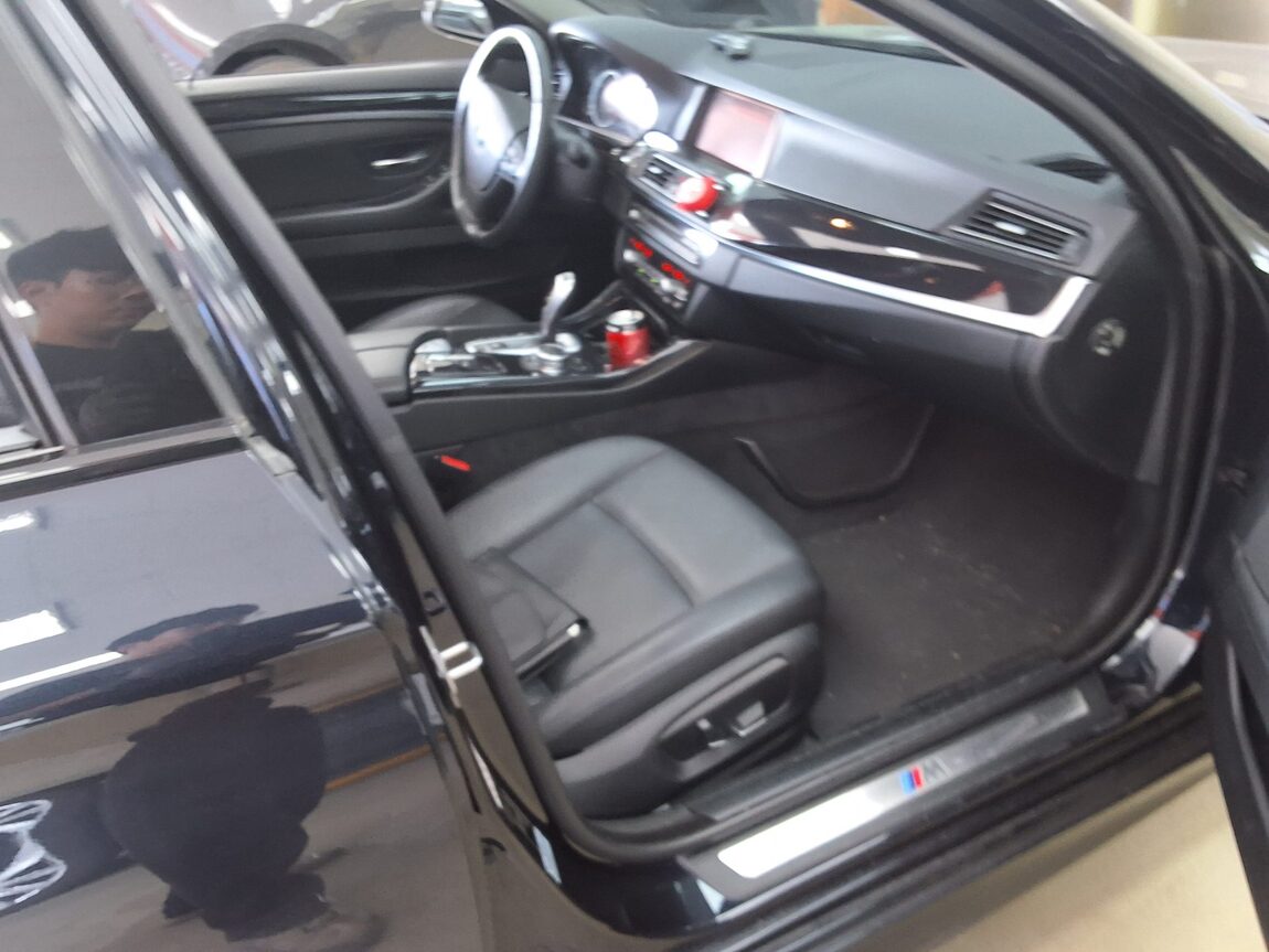 BMW 5 SERIES (6TH GEN) 520d xDRIVE M AERODYNAMIC 2016 - zdjęcie 15