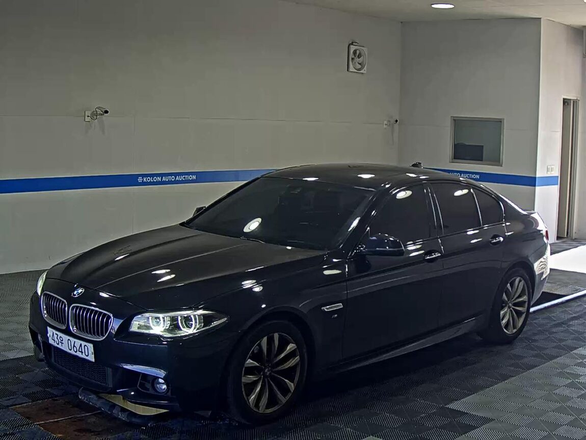 BMW 5 SERIES (6TH GEN) 520d xDRIVE M AERODYNAMIC 2016 - zdjęcie 2