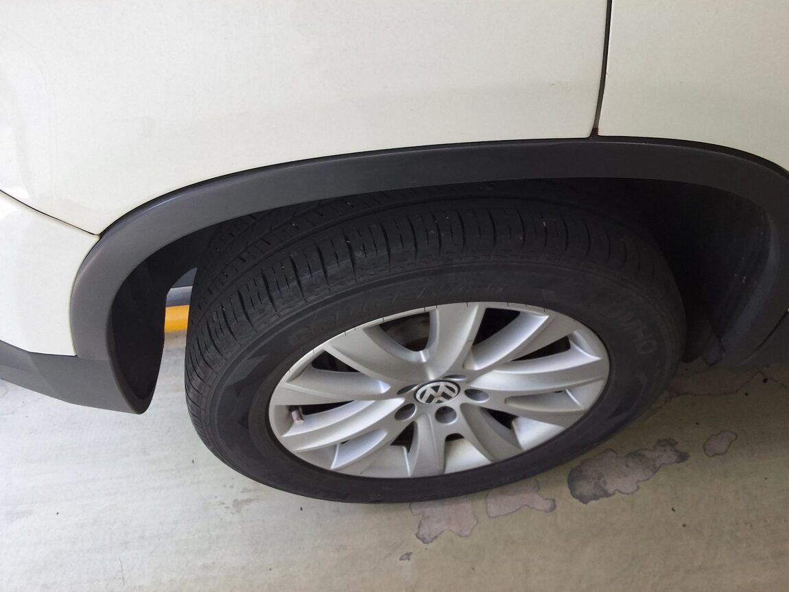 VOLKSWAGEN TIGUAN 2.0 TDI 4MOTION 2010 - zdjęcie 22