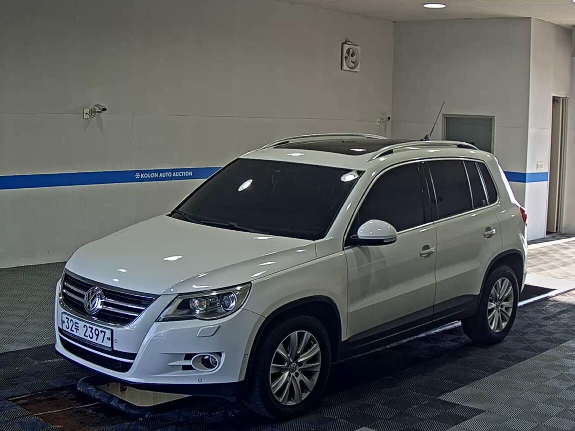 VOLKSWAGEN TIGUAN 2.0 TDI 4MOTION 2010 - zdjęcie 2