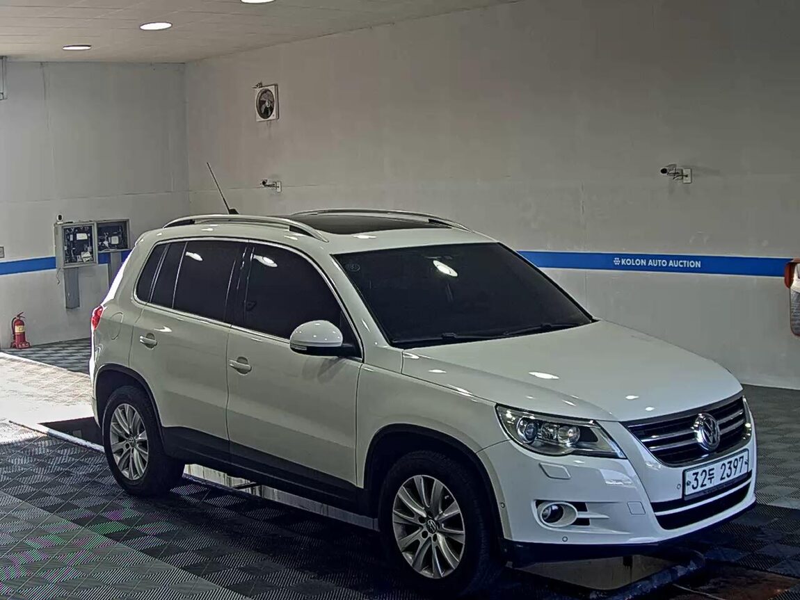 VOLKSWAGEN TIGUAN 2.0 TDI 4MOTION 2010 - zdjęcie 3