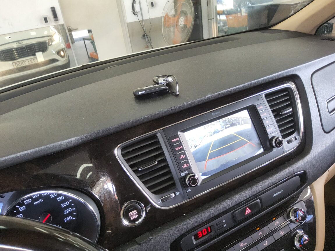KIA THE NEW CARNIVAL 9-SEATER DIESEL PRESTIGE 2019 - zdjęcie 17