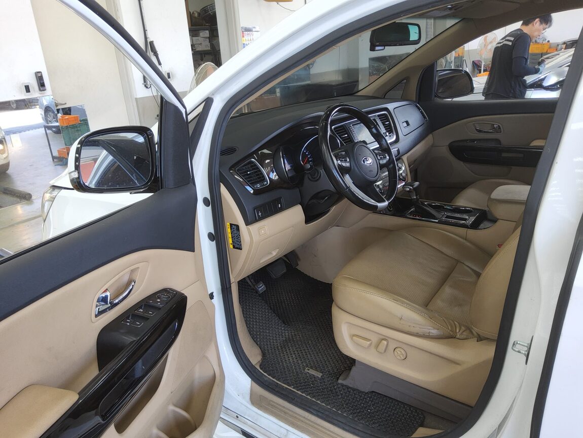 KIA THE NEW CARNIVAL 9-SEATER DIESEL PRESTIGE 2019 - zdjęcie 10