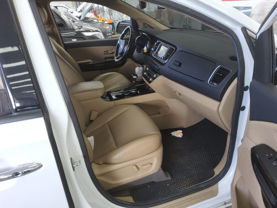 KIA THE NEW CARNIVAL 9-SEATER DIESEL PRESTIGE 2019 - zdjęcie 14