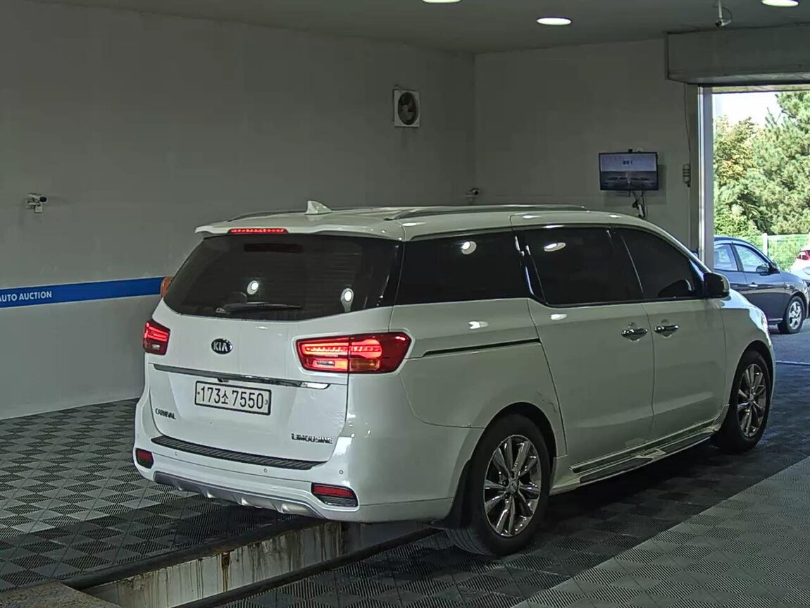 KIA THE NEW CARNIVAL 9-SEATER DIESEL PRESTIGE 2019 - zdjęcie 5