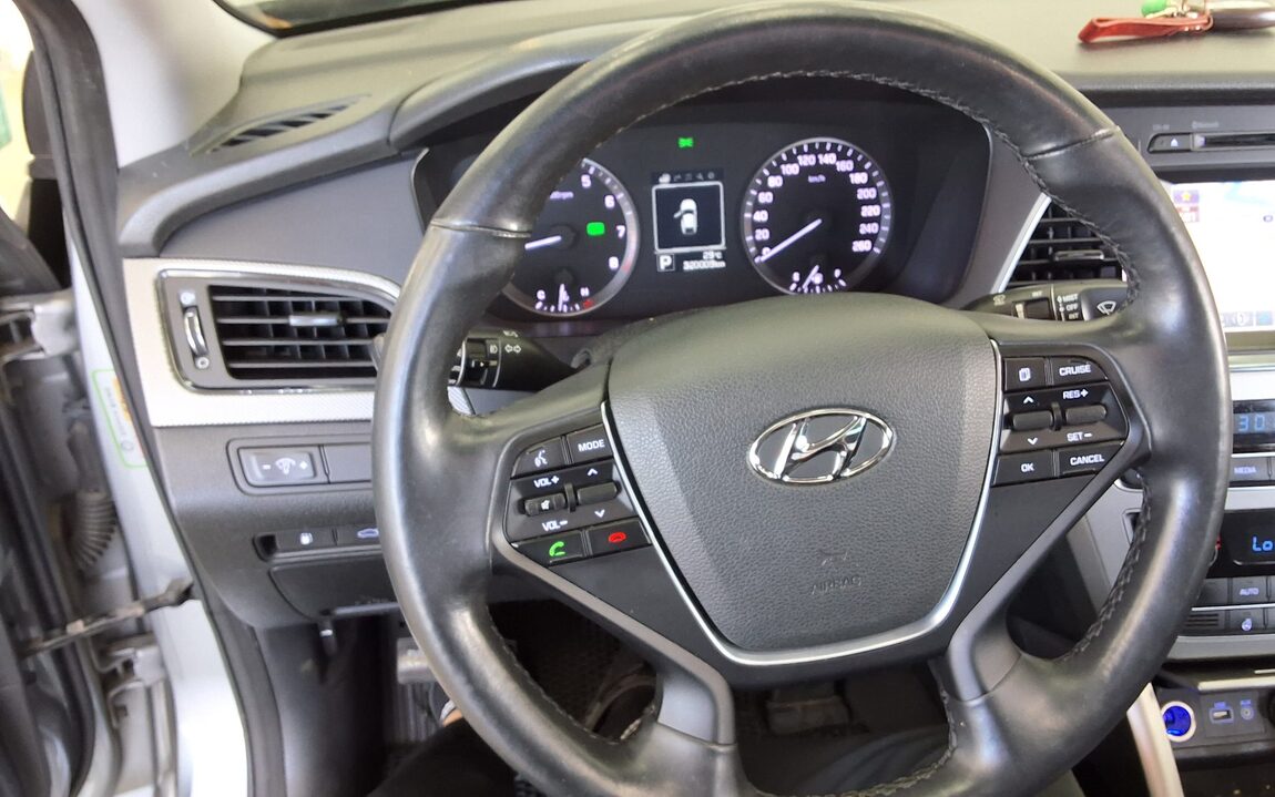 HYUNDAI LF SONATA LPi RENTAL CAR PREMIUM 2015 - zdjęcie 17