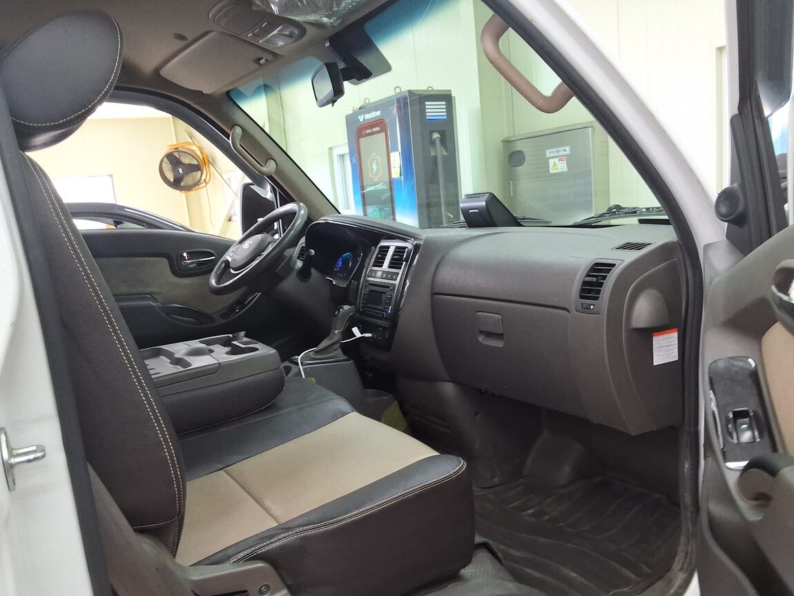 HYUNDAI PORTER II ELECTRIC CARGO PREMIUM SPECIAL 2021 - zdjęcie 12