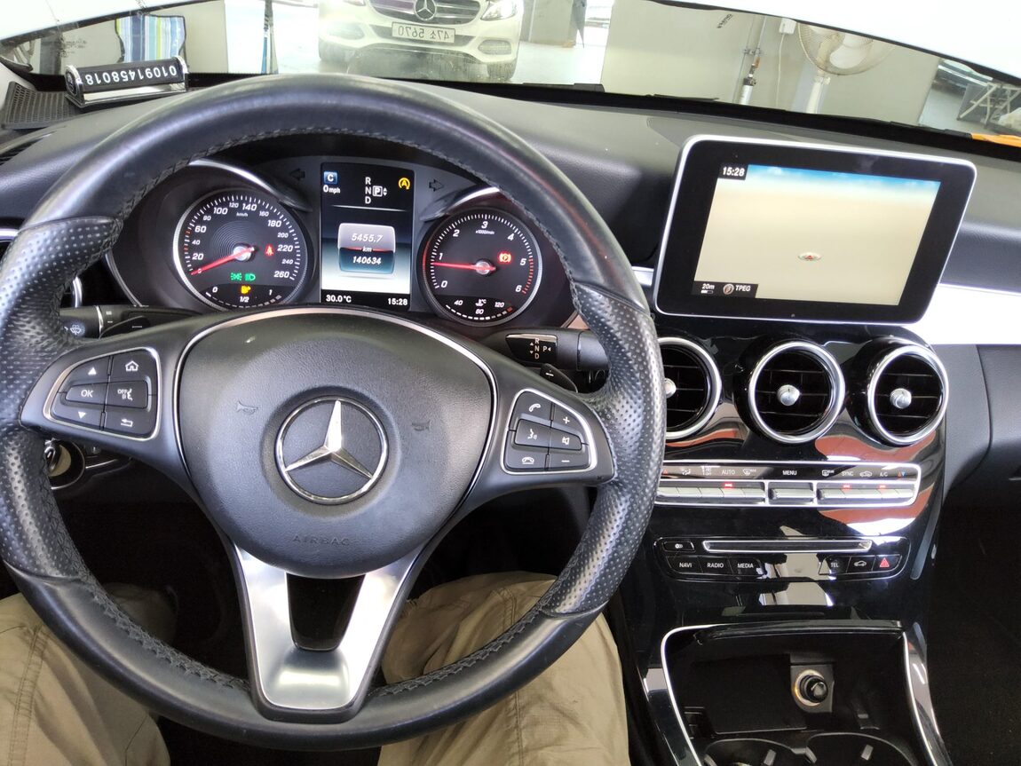 MERCEDES-BENZ C-CLASS (4TH GEN) C220 CDI BLUETEC AVANTGARDE 2015 - zdjęcie 17