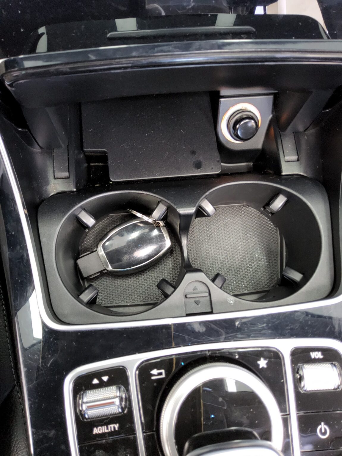 MERCEDES-BENZ C-CLASS (4TH GEN) C220 CDI BLUETEC AVANTGARDE 2015 - zdjęcie 20