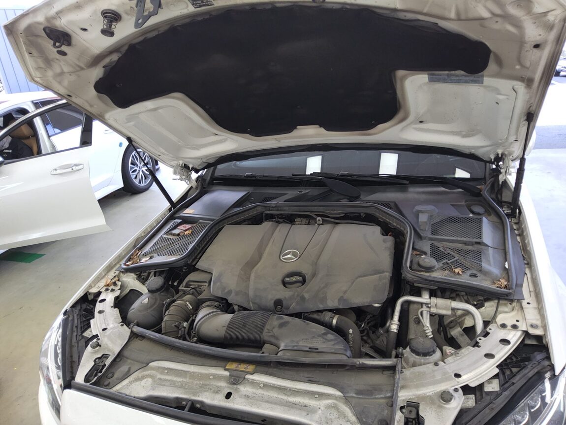 MERCEDES-BENZ C-CLASS (4TH GEN) C220 CDI BLUETEC AVANTGARDE 2015 - zdjęcie 21