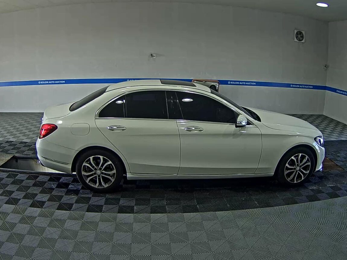 MERCEDES-BENZ C-CLASS (4TH GEN) C220 CDI BLUETEC AVANTGARDE 2015 - zdjęcie 4