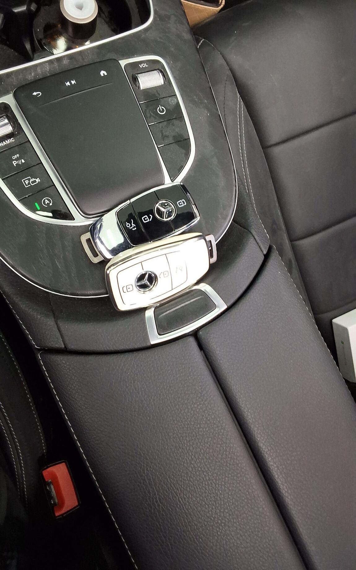 MERCEDES-BENZ E-CLASS (5TH GEN) E220d 4MATIC AMG LINE 2021 - zdjęcie 20