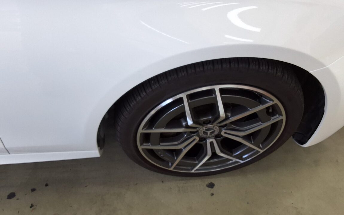 MERCEDES-BENZ E-CLASS (5TH GEN) E220d 4MATIC AMG LINE 2021 - zdjęcie 26