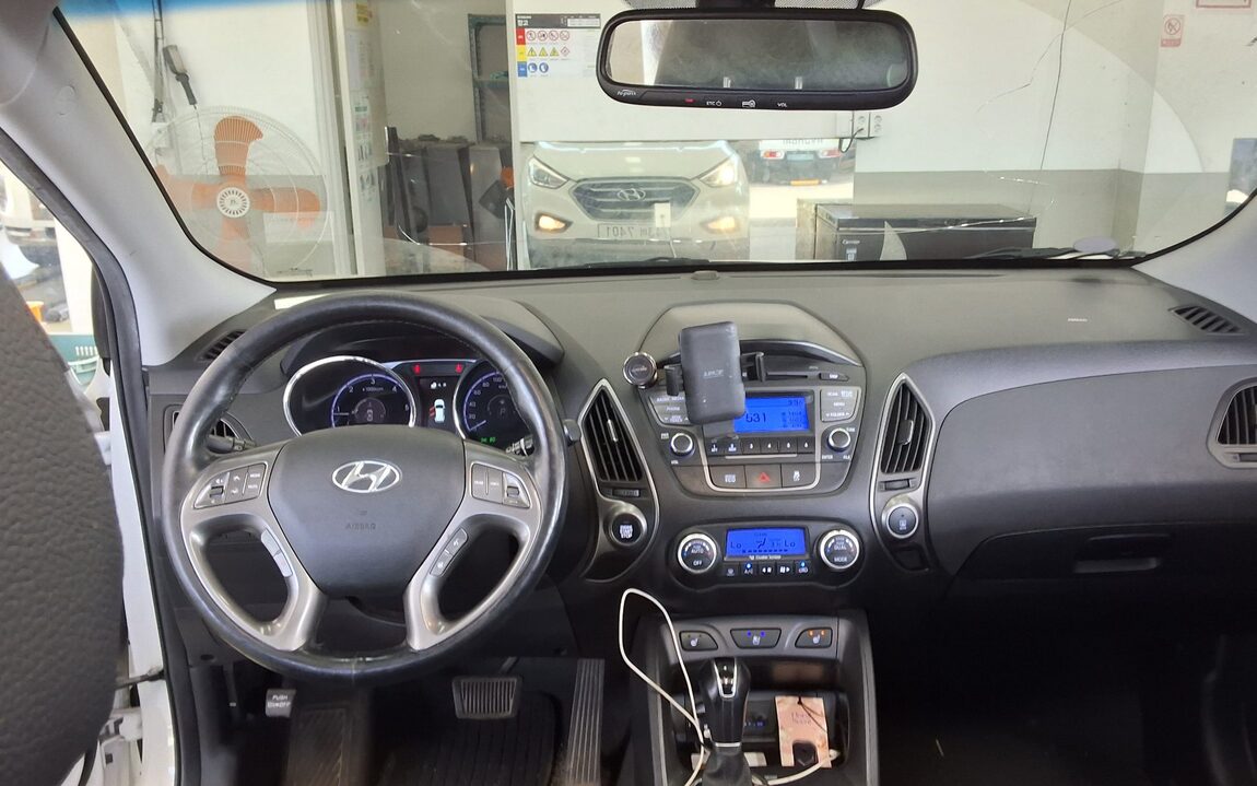 HYUNDAI NEW TUCSON ix DIESEL R2.0 2WD MODERN 2014 - zdjęcie 11
