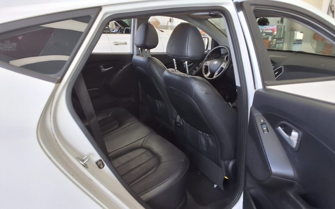 HYUNDAI NEW TUCSON ix DIESEL R2.0 2WD MODERN 2014 - zdjęcie 13