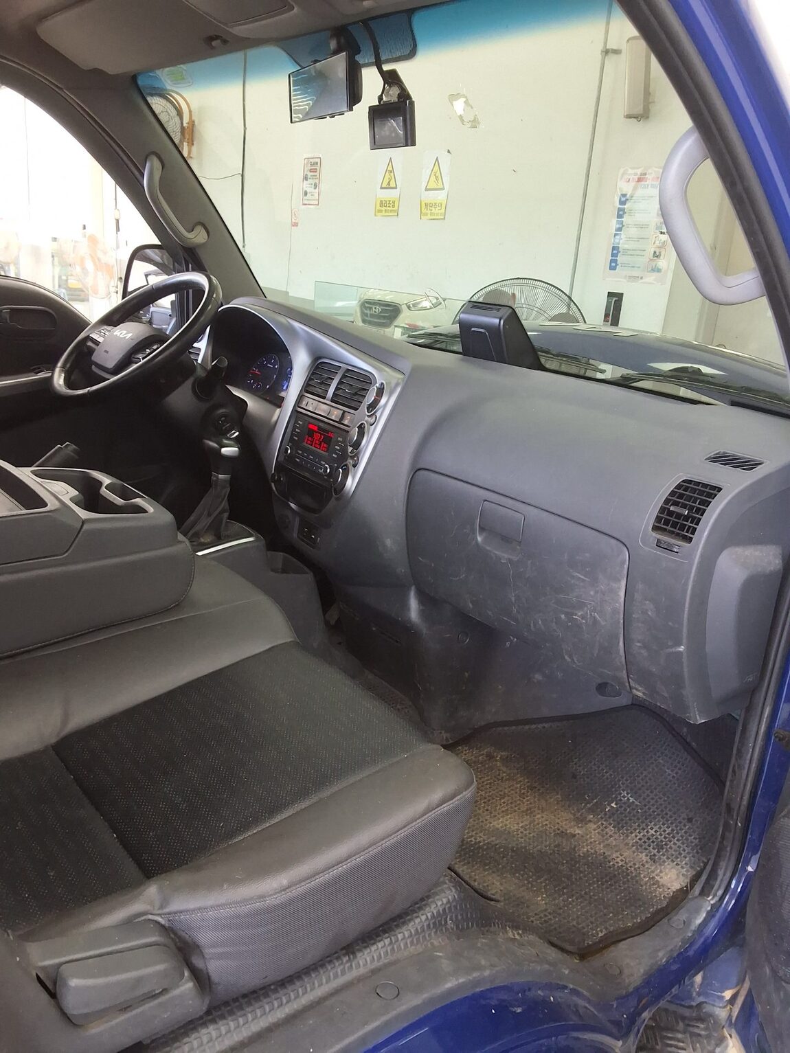 KIA THE NEW BONGO III CARGO 1 TON KING CAB EXTRA LONG WHEELBASE L 2022 - zdjęcie 12