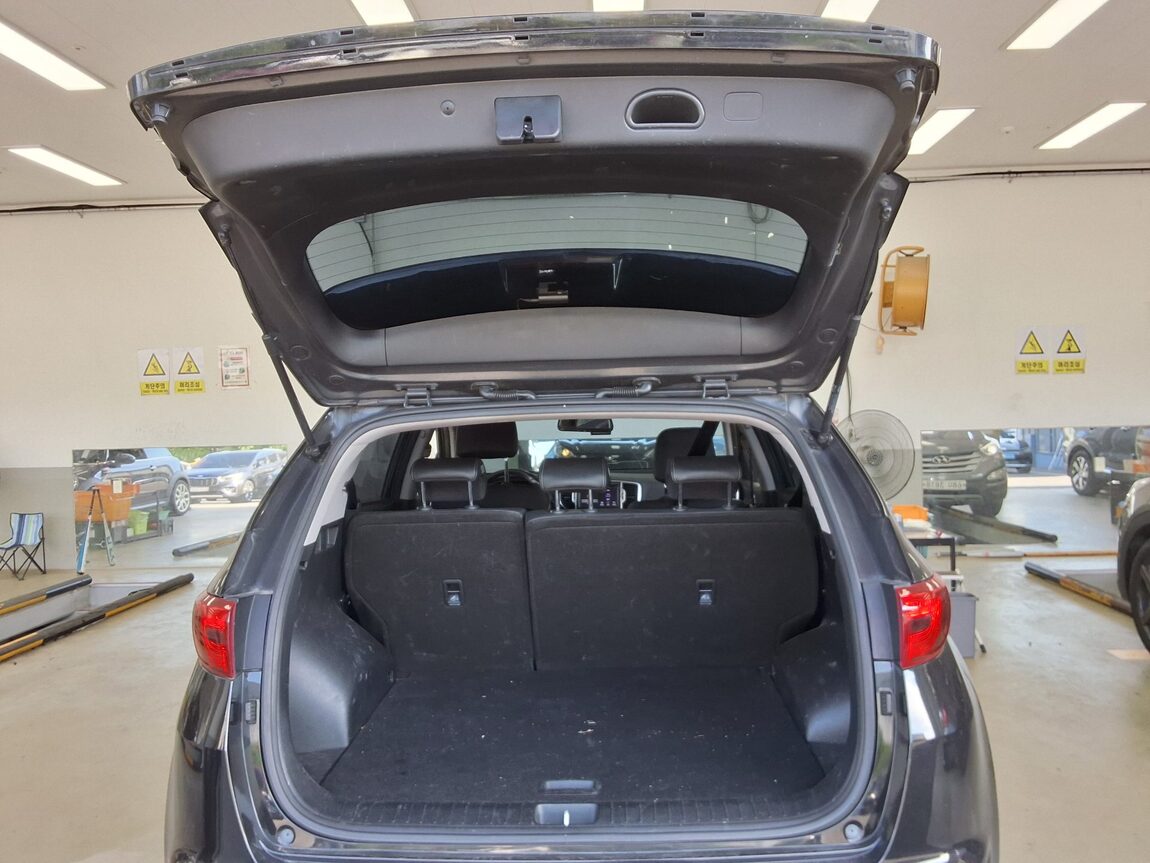 KIA NEW SPORTAGE 1.7 2WD NOBLESSE 2018 - zdjęcie 15