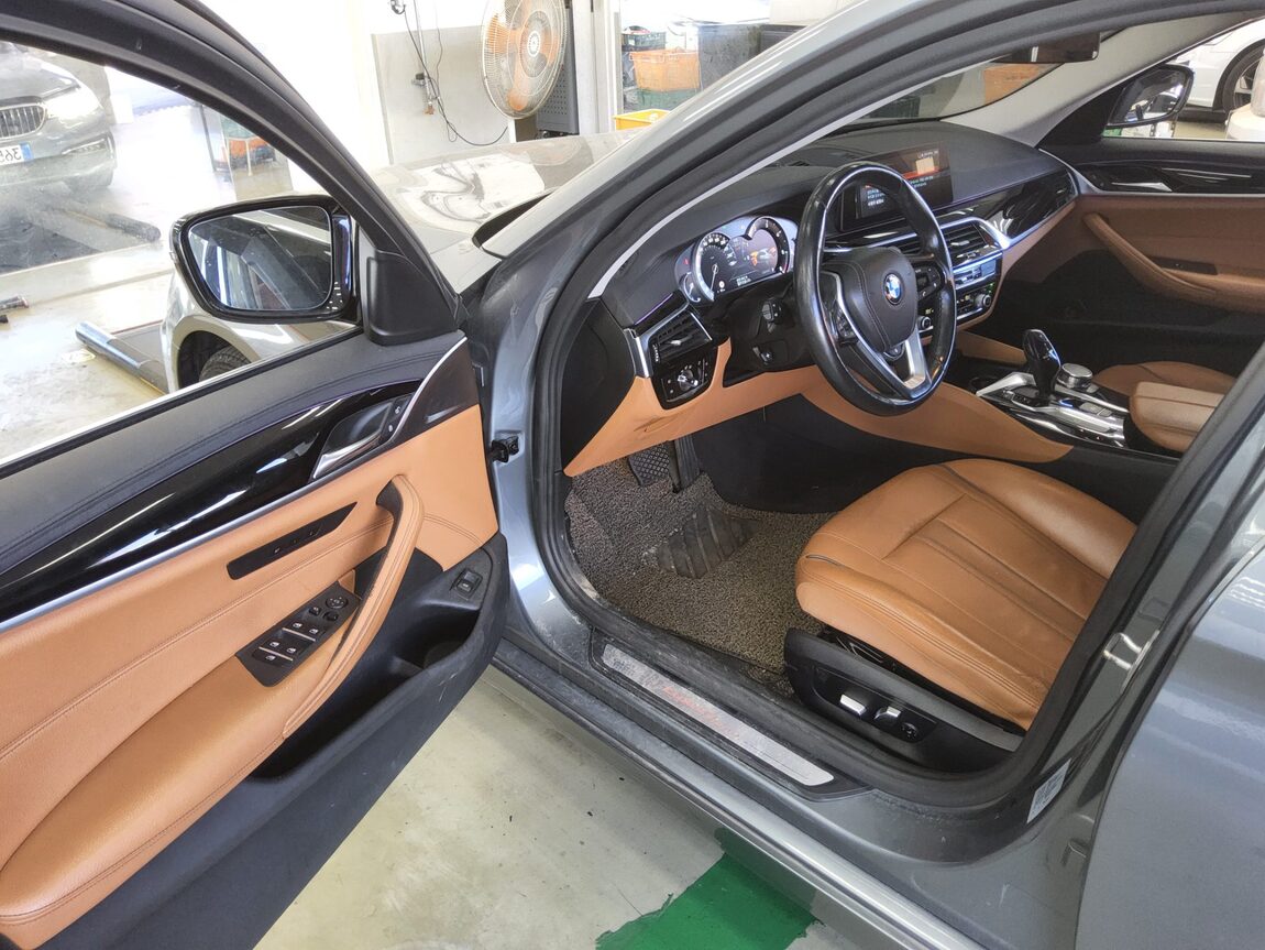 BMW 5 SERIES (7TH GEN) 520d LUXURY LINE SPECIAL 2018 - zdjęcie 10