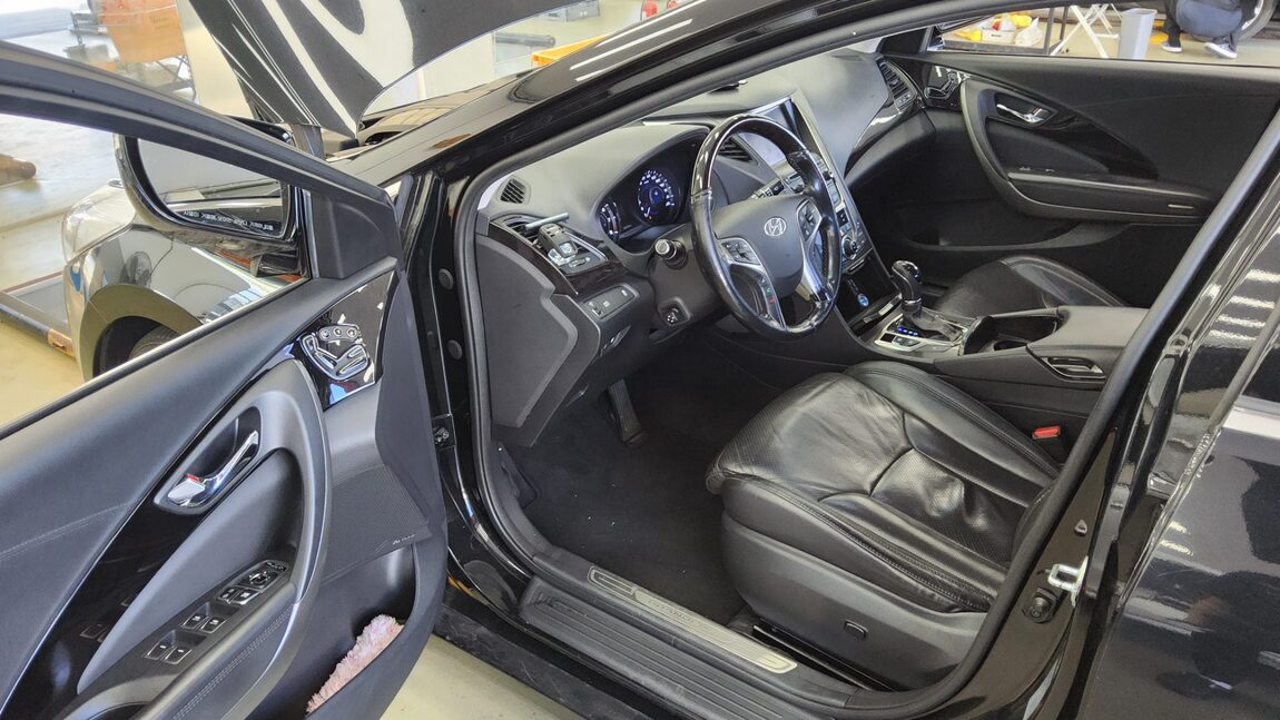 HYUNDAI GRANDEUR HG HG 300 EXCLUSIVE 2014 - zdjęcie 10
