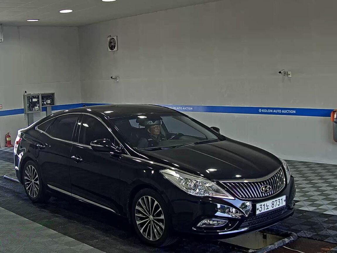 HYUNDAI GRANDEUR HG HG 300 EXCLUSIVE 2014 - zdjęcie 3