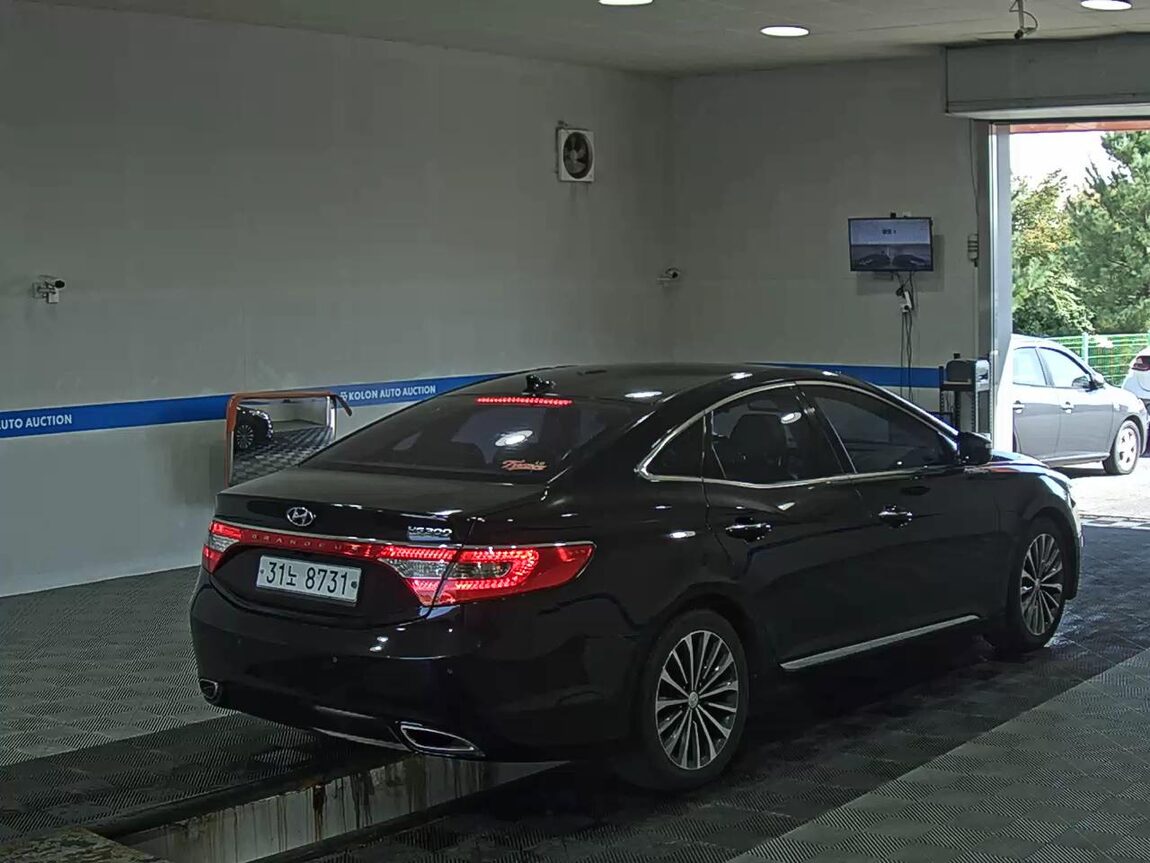 HYUNDAI GRANDEUR HG HG 300 EXCLUSIVE 2014 - zdjęcie 5