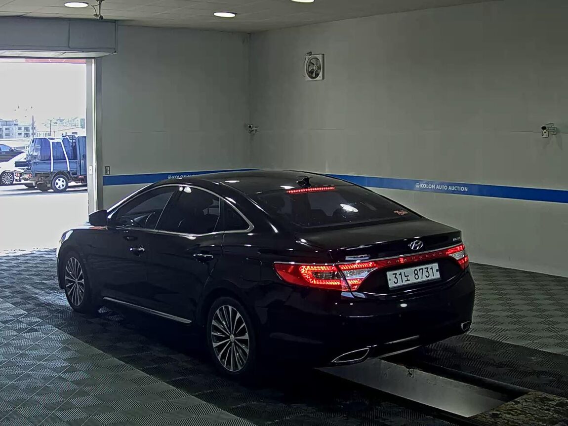 HYUNDAI GRANDEUR HG HG 300 EXCLUSIVE 2014 - zdjęcie 6
