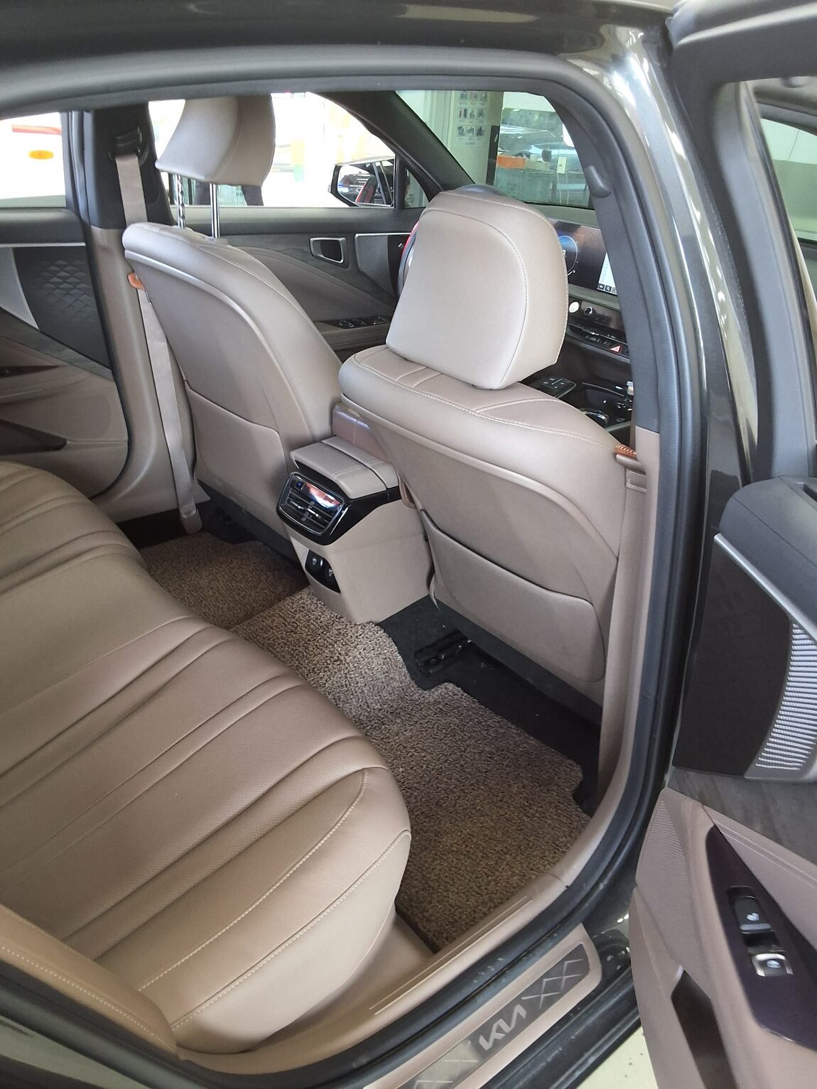 KIA K8 HYBRID HEV NOBLESSE 2024 - zdjęcie 13