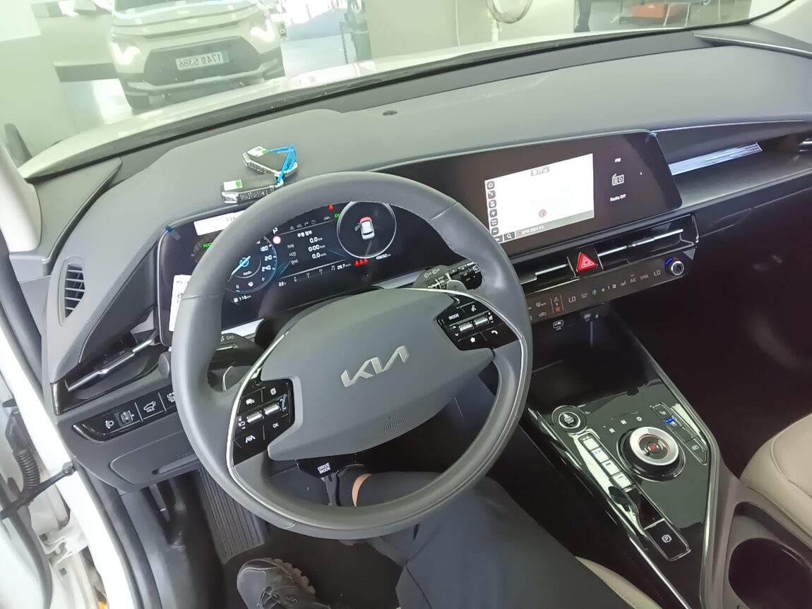 KIA THE ALL NEW NIRO 1.6 HEV PRESTIGE 2024 - zdjęcie 17