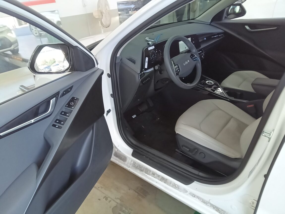 KIA THE ALL NEW NIRO 1.6 HEV PRESTIGE 2024 - zdjęcie 10