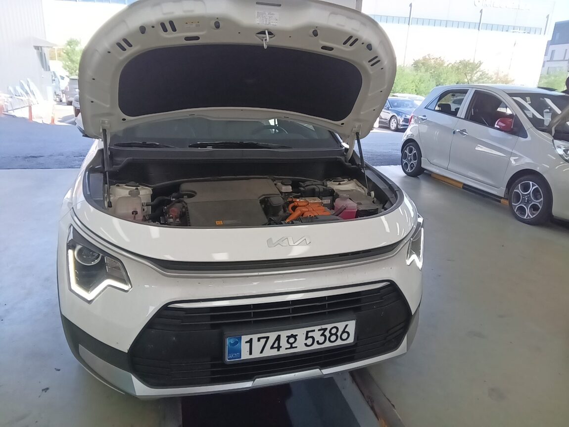 KIA THE ALL NEW NIRO 1.6 HEV PRESTIGE 2024 - zdjęcie 19