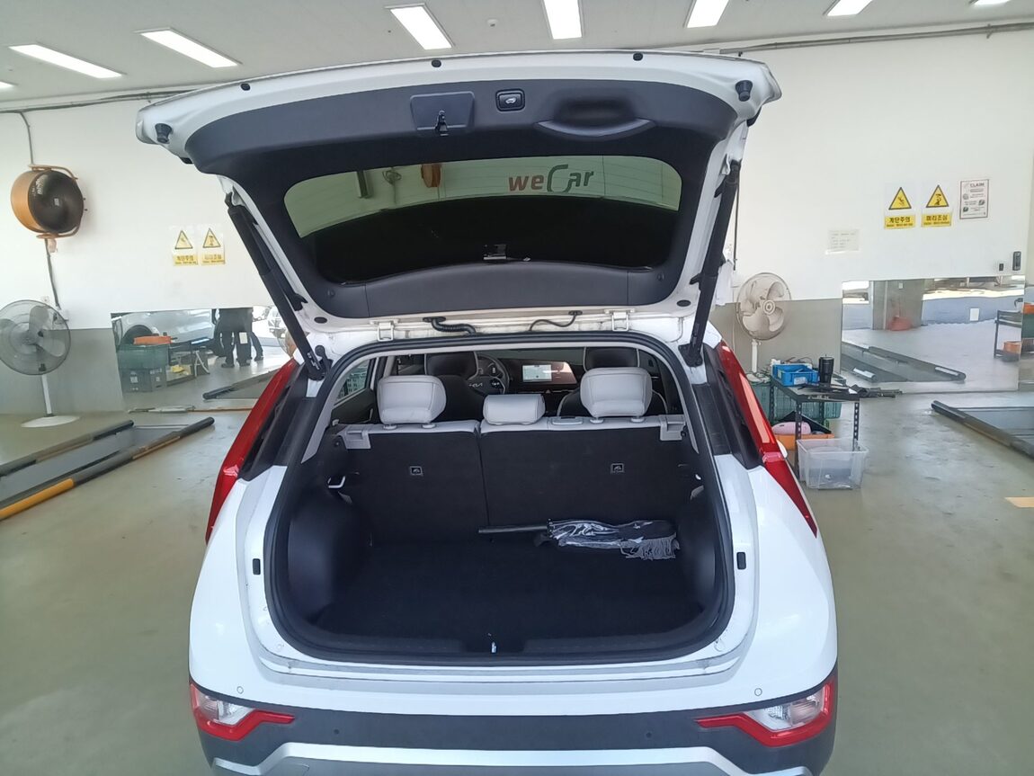 KIA THE ALL NEW NIRO 1.6 HEV PRESTIGE 2024 - zdjęcie 15