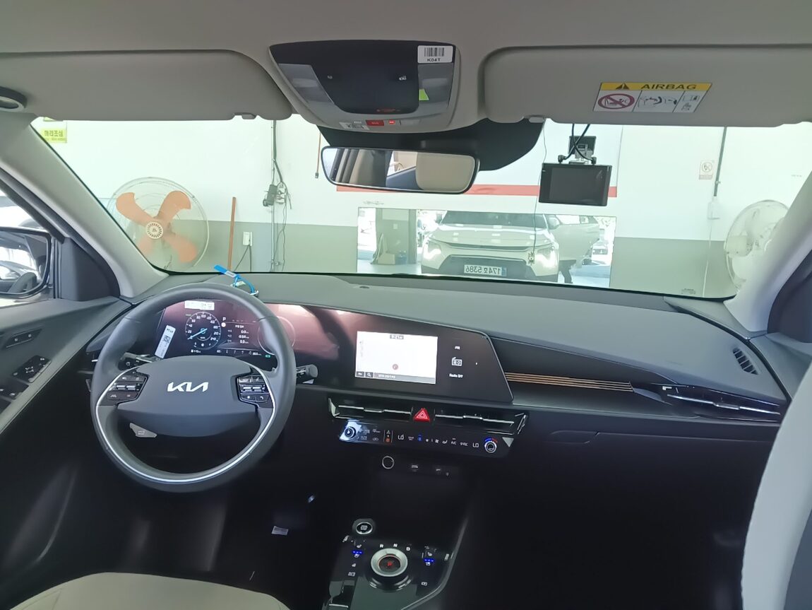 KIA THE ALL NEW NIRO 1.6 HEV PRESTIGE 2024 - zdjęcie 20