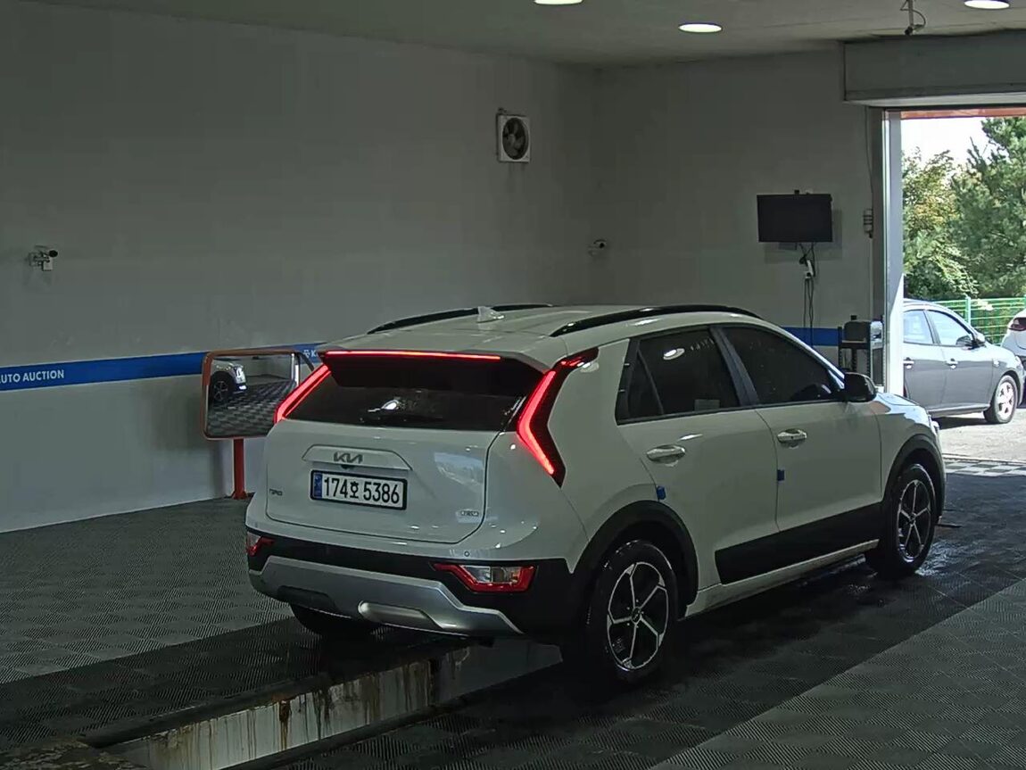 KIA THE ALL NEW NIRO 1.6 HEV PRESTIGE 2024 - zdjęcie 5