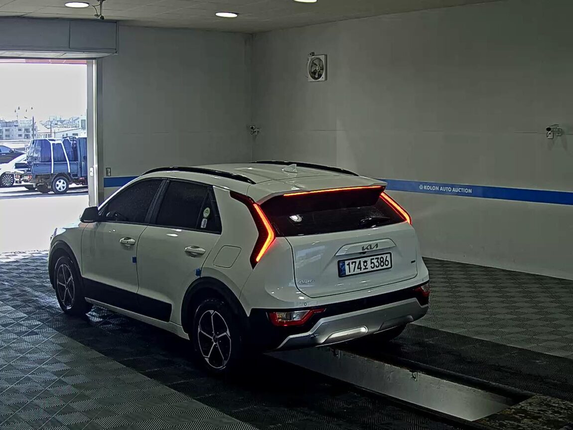 KIA THE ALL NEW NIRO 1.6 HEV PRESTIGE 2024 - zdjęcie 6