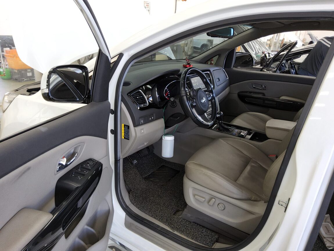 KIA ALL NEW CARNIVAL 9-SEATER DIESEL PRESTIGE 2016 - zdjęcie 10