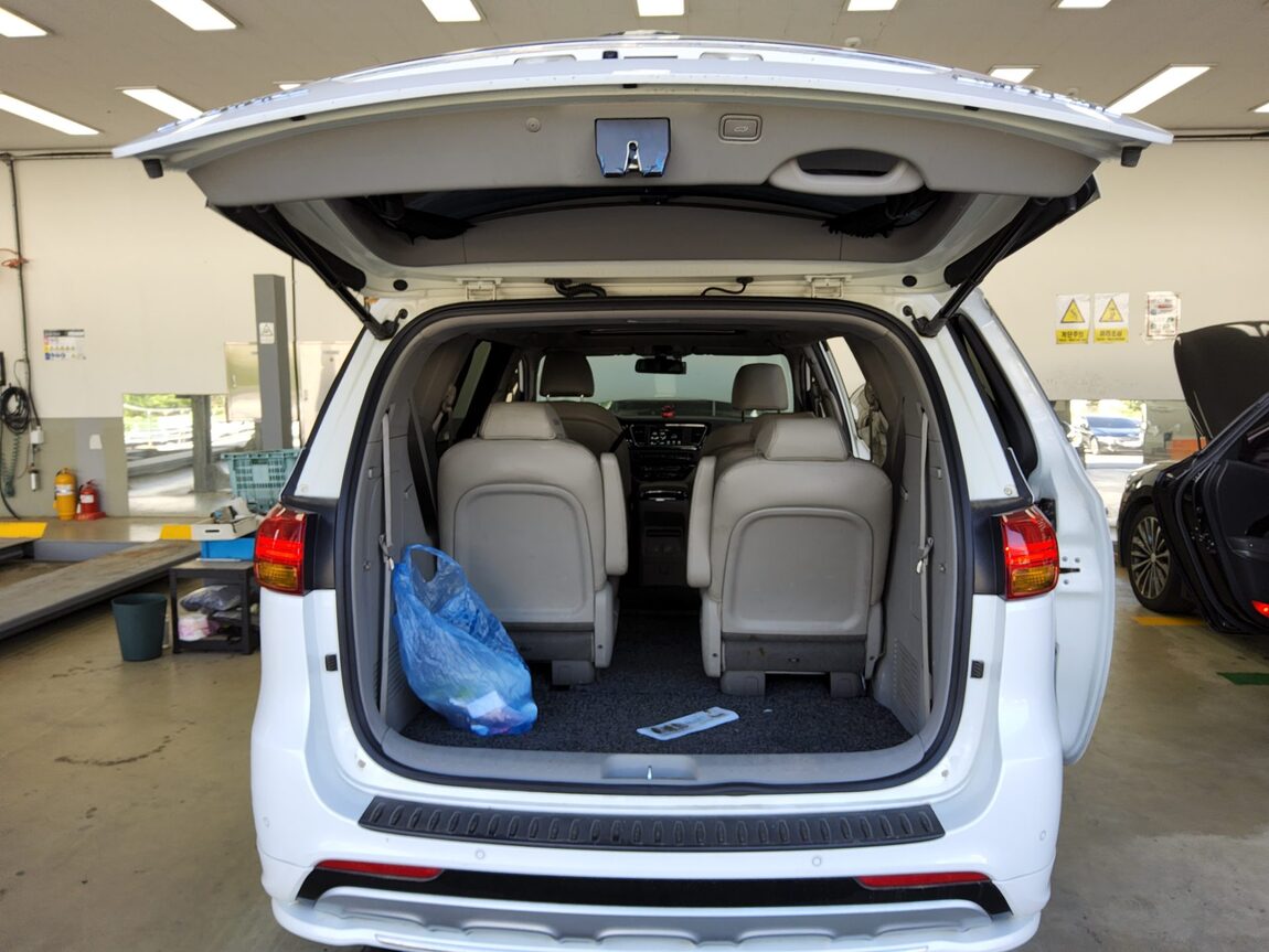 KIA ALL NEW CARNIVAL 9-SEATER DIESEL PRESTIGE 2016 - zdjęcie 15