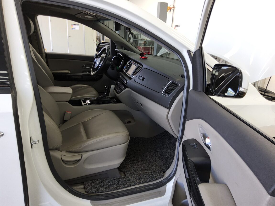 KIA ALL NEW CARNIVAL 9-SEATER DIESEL PRESTIGE 2016 - zdjęcie 14