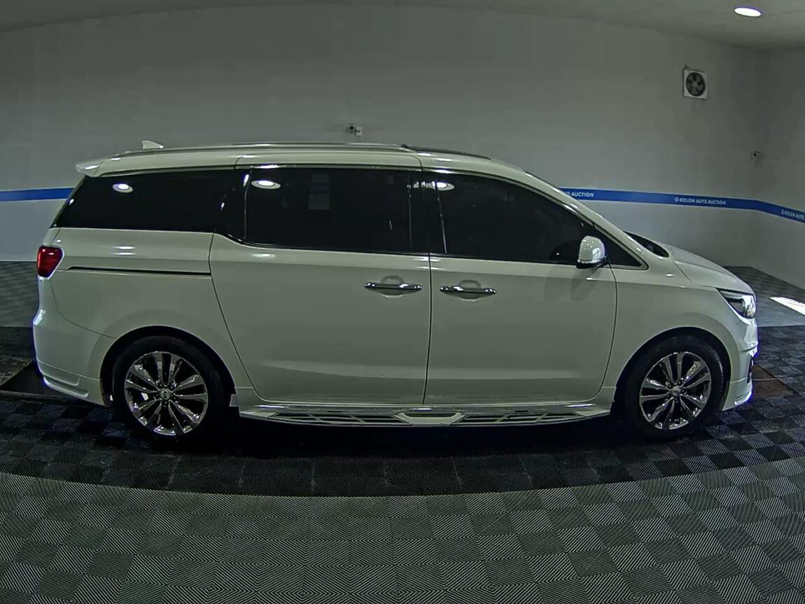 KIA ALL NEW CARNIVAL 9-SEATER DIESEL PRESTIGE 2016 - zdjęcie 4