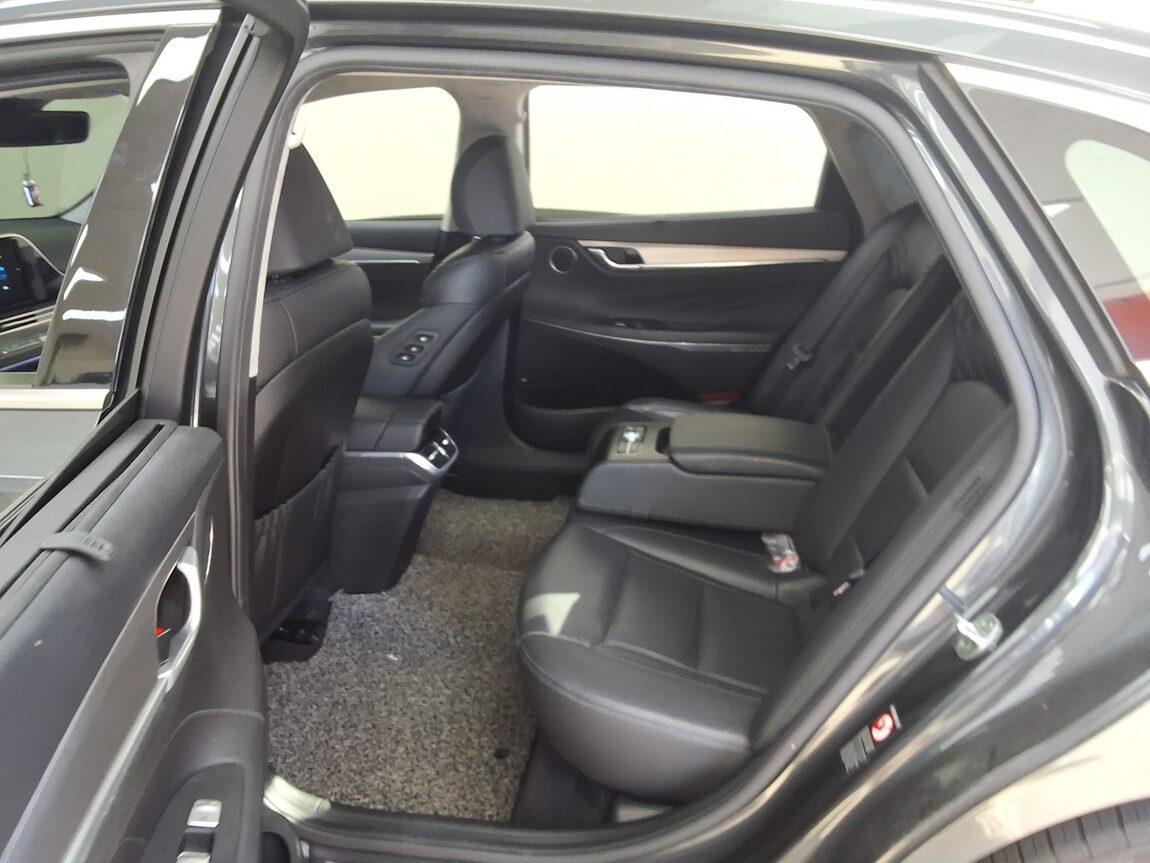 HYUNDAI THE NEW GRANDEUR IG GASOLINE 3.3 CALLIGRAPHY 2022 - zdjęcie 13