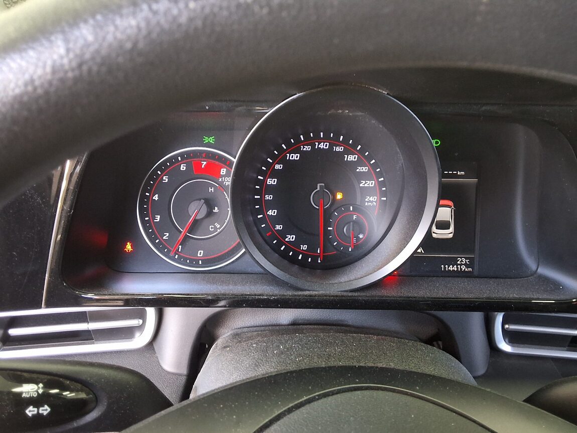 HYUNDAI AVANTE (CN7) 1.6 GASOLINE SMART 2021 - zdjęcie 9