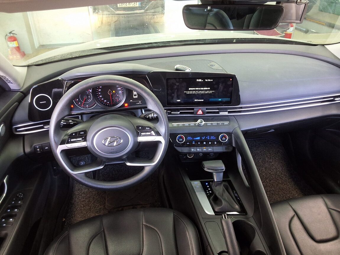 HYUNDAI AVANTE (CN7) 1.6 GASOLINE SMART 2021 - zdjęcie 11