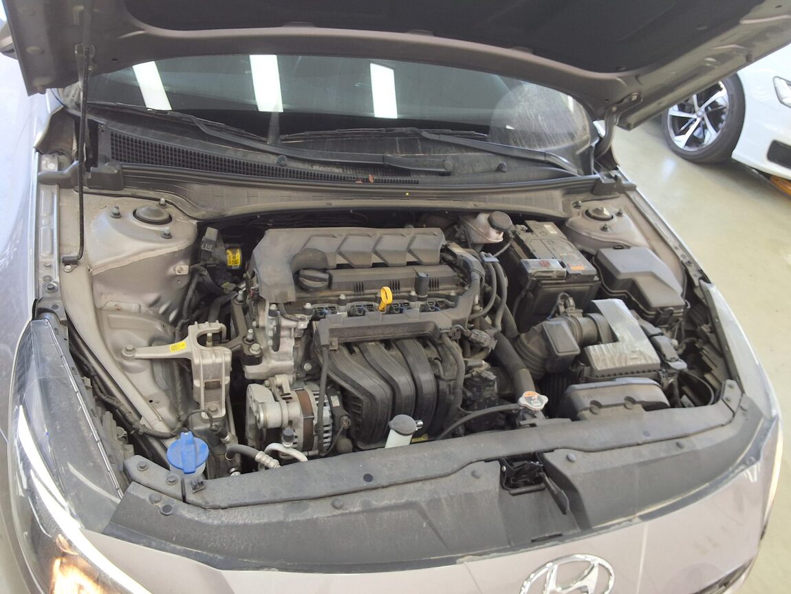 HYUNDAI AVANTE (CN7) 1.6 GASOLINE SMART 2021 - zdjęcie 19
