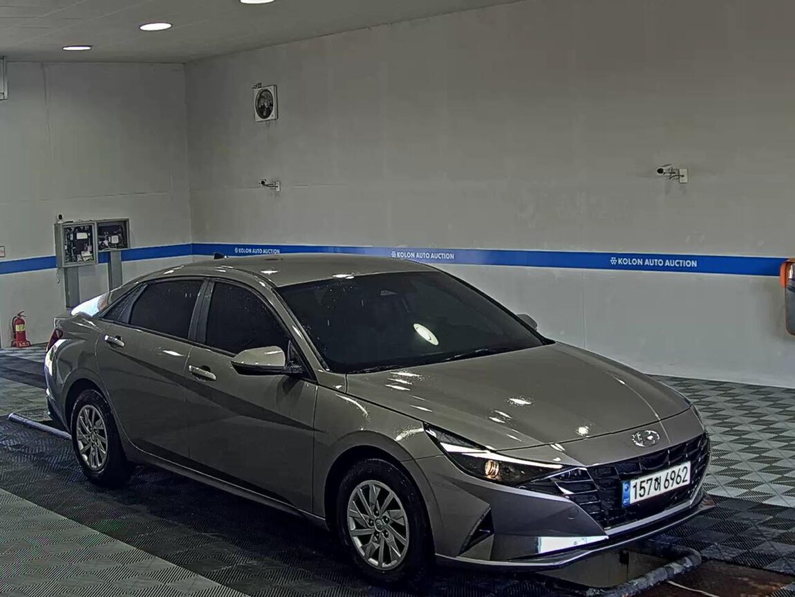 HYUNDAI AVANTE (CN7) 1.6 GASOLINE SMART 2021 - zdjęcie 3
