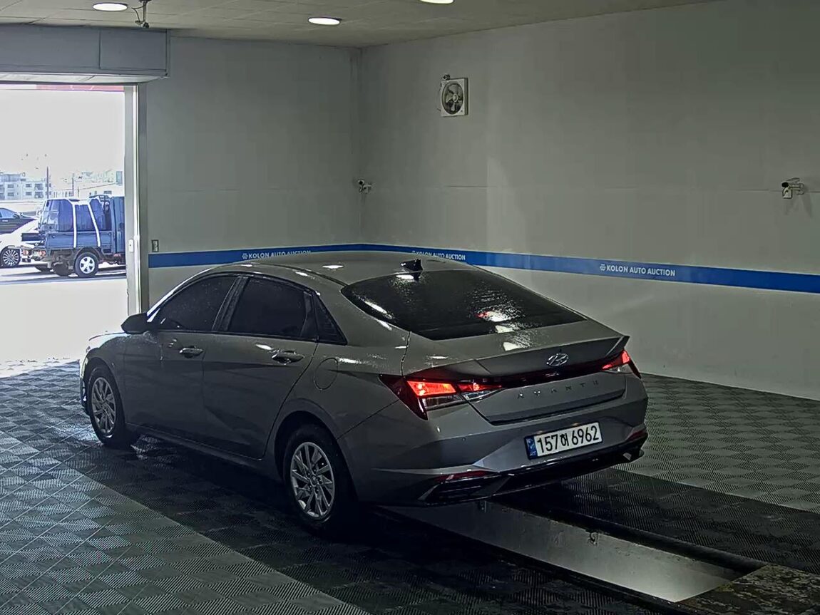 HYUNDAI AVANTE (CN7) 1.6 GASOLINE SMART 2021 - zdjęcie 6