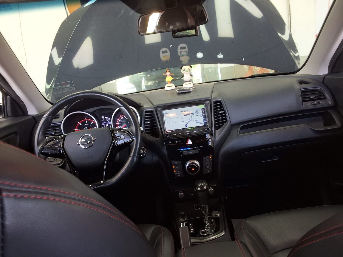 KG MOBILITY (SSANGYONG) TIVOLI AIR DIESEL 2WD IX 2017 - zdjęcie 12