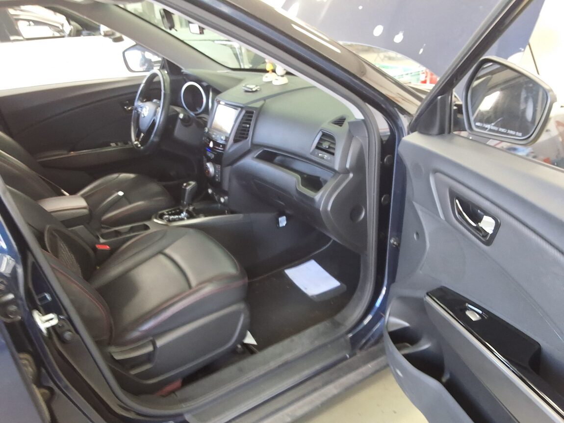 KG MOBILITY (SSANGYONG) TIVOLI AIR DIESEL 2WD IX 2017 - zdjęcie 15
