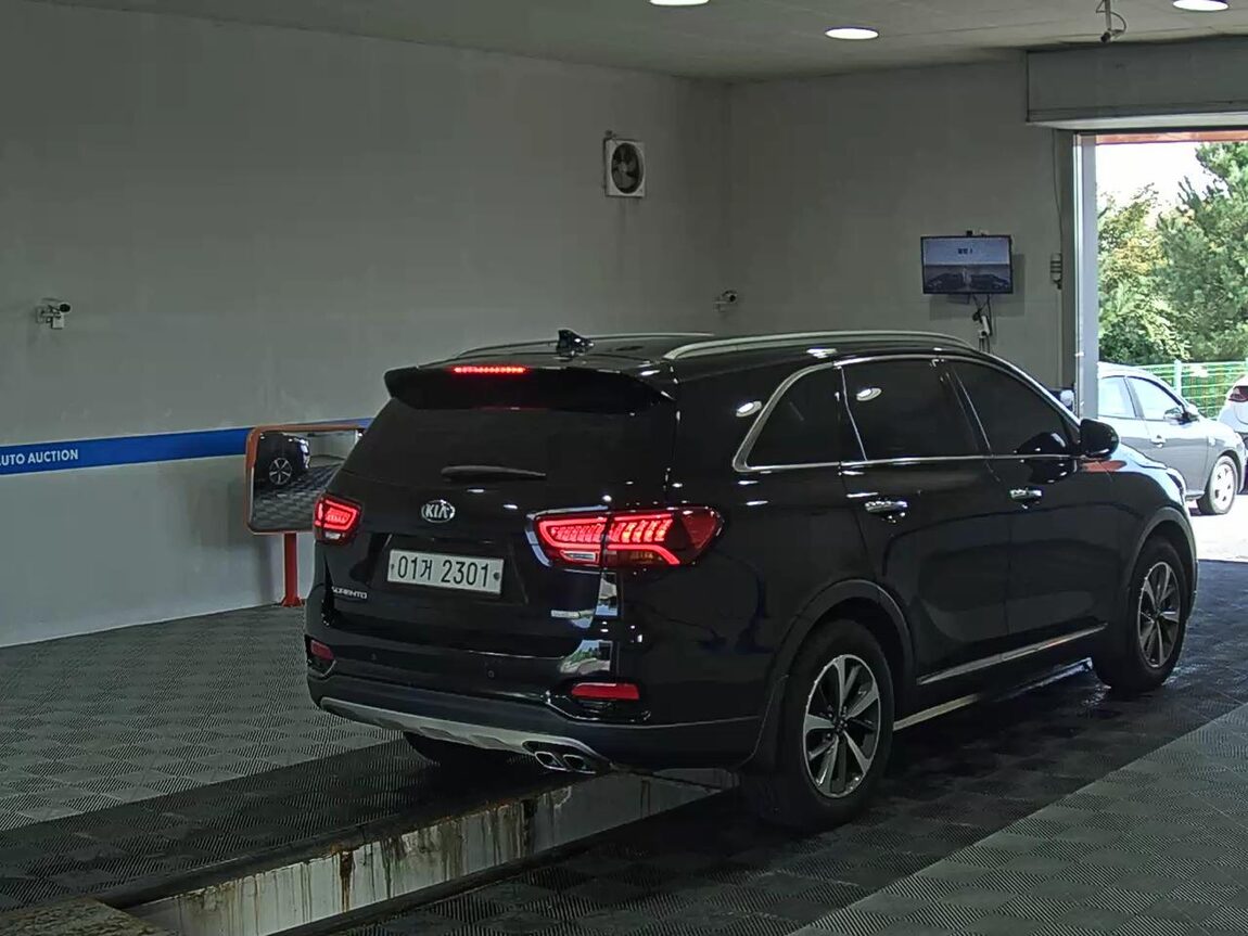 KIA THE NEW SORENTO DIESEL R2.2 2WD NOBLESSE 2019 - zdjęcie 5