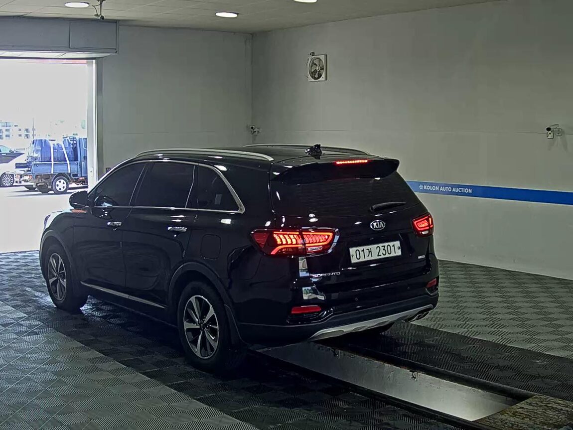 KIA THE NEW SORENTO DIESEL R2.2 2WD NOBLESSE 2019 - zdjęcie 6