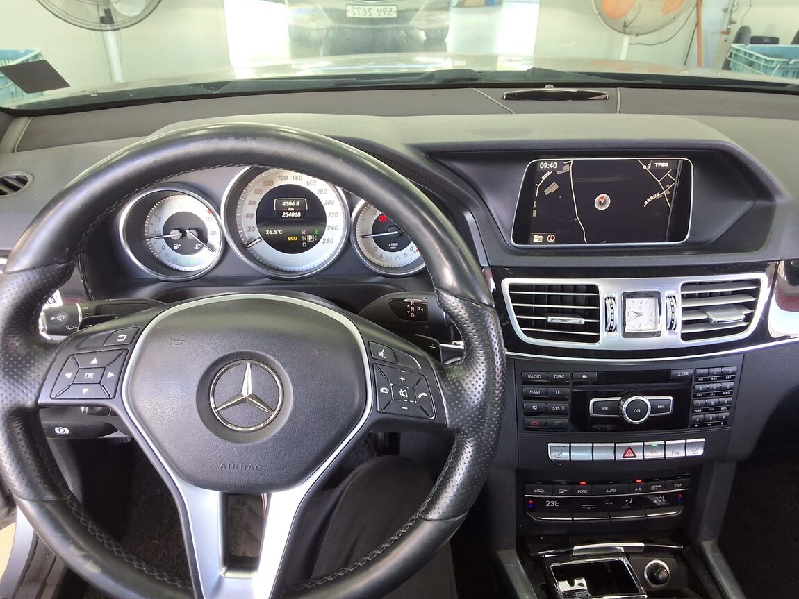 MERCEDES-BENZ E-CLASS (4TH GEN) E250 CDI 4MATIC 2014 - zdjęcie 17